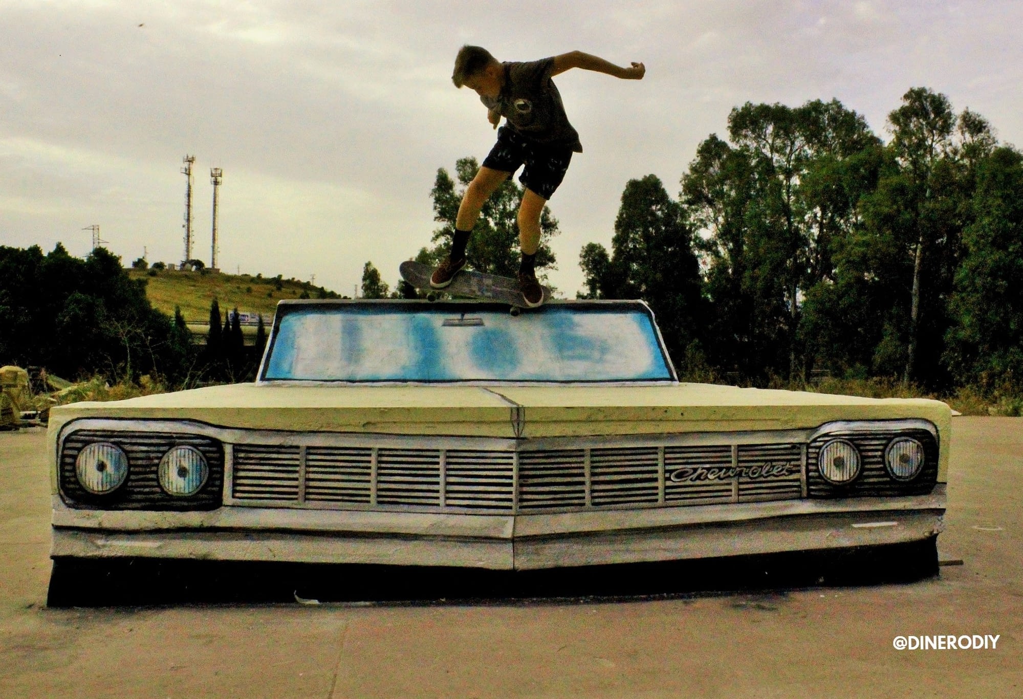 A SKATE CAR